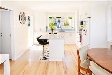 Photo of property in 17 Kathleen Street, Totara Vale, Auckland, 0627