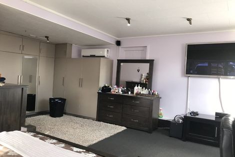 Photo of property in 502 Don Buck Road, Massey, Auckland, 0614