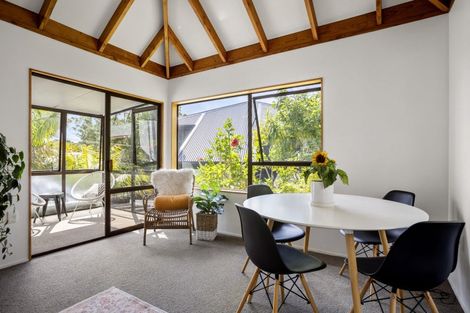 Photo of property in 62 Wairoa Road, Narrow Neck, Auckland, 0624