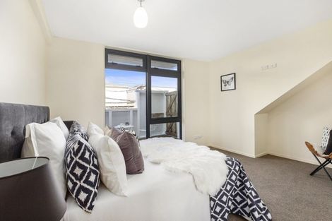 Photo of property in Pirie Street Townhouses, 35u2 Pirie Street, Mount Victoria, Wellington, 6011