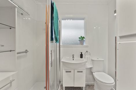 Photo of property in 1/663 Te Atatu Road, Te Atatu Peninsula, Auckland, 0610