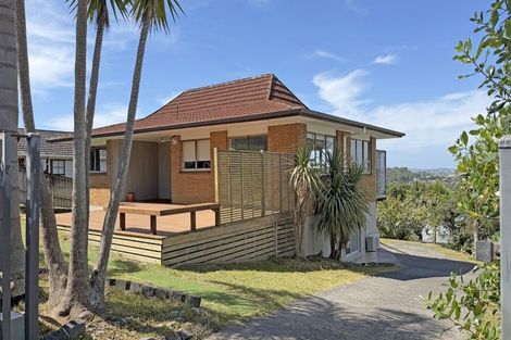 Photo of property in 52 Chelsea View Drive, Chatswood, Auckland, 0626