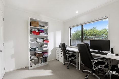 Photo of property in 6g Clearwater Cove, West Harbour, Auckland, 0618