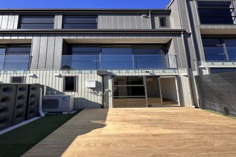 Photo of property in 10 Ware Place, Pakuranga Heights, Auckland, 2010