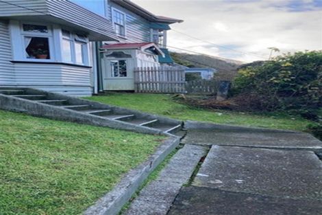 Photo of property in 82 Glenmore Street, Northland, Wellington, 6012