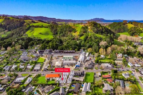 Photo of property in 12 Titoki Close, Matakana, 0985