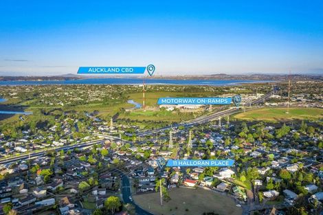 Photo of property in 11 Halloran Place, Massey, Auckland, 0614