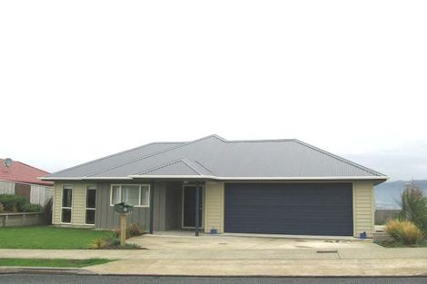 Photo of property in 9 James Nairn Grove, Riverstone Terraces, Upper Hutt, 5018