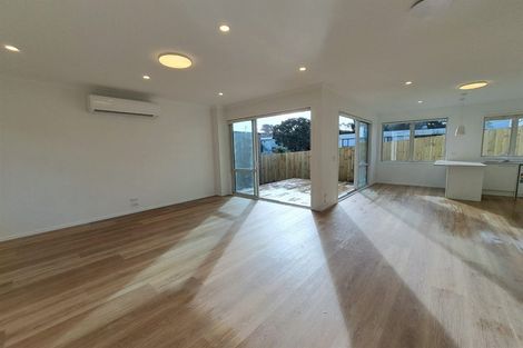 Photo of property in 37 Merriefield Avenue, Forrest Hill, Auckland, 0620