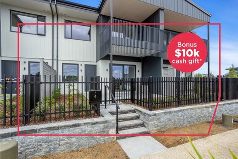 Photo of property in 12 Juniper Drive, Rosehill, Papakura, 2113
