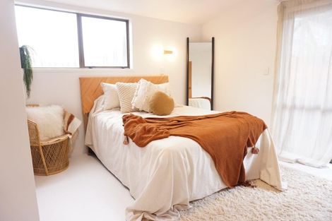 Photo of property in 2/8 Lydia Avenue, Northcote, Auckland, 0627