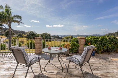 Photo of property in 16 Ohuka Place, Whitianga, 3510