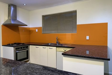 Photo of property in 2 Doone Place, Massey, Auckland, 0614
