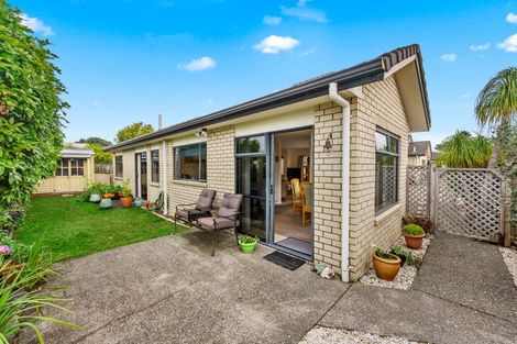 Photo of property in 14 Francis Skinner Place, Orewa, 0931