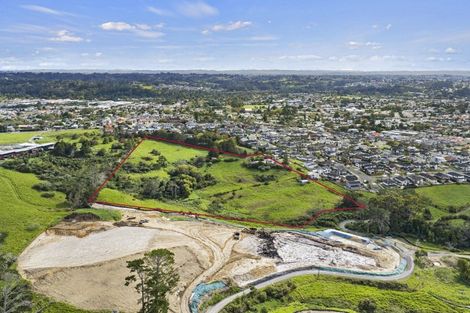 Photo of property in 16 Babich Road, Henderson Valley, Auckland, 0614