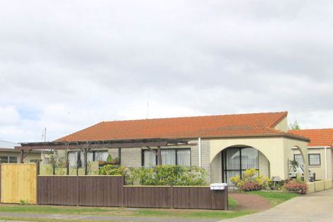 Photo of property in 2/88 Gloucester Road, Mount Maunganui, 3116