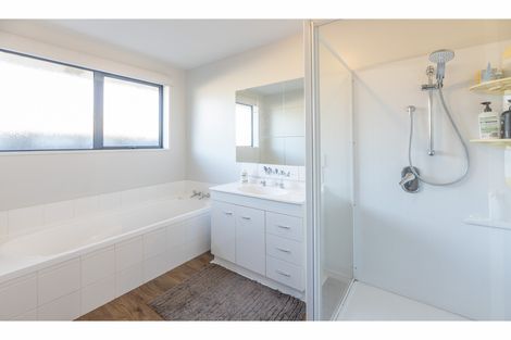 Photo of property in 18 Durrell Way, Rolleston, 7614