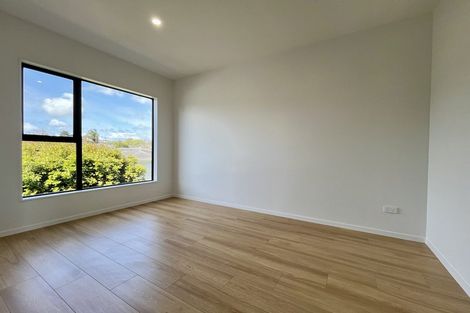 Photo of property in 523f Pakuranga Road, Howick, Auckland, 2010