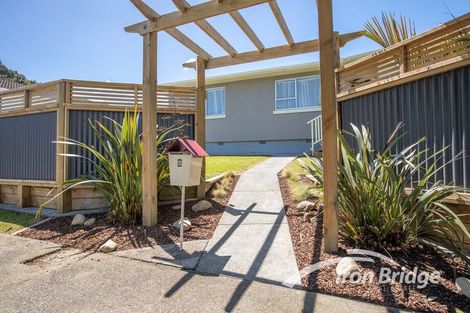 Photo of property in 2 Hartford Crescent, Totara Park, Upper Hutt, 5018