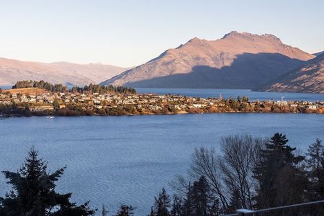 Photo of property in 2/11 Gum Lane, Queenstown, 9300