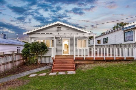 Photo of property in 23 Brandon Road, Glen Eden, Auckland, 0602
