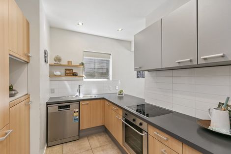 Photo of property in 4 Tiketike Way, Brooklyn, Wellington, 6021