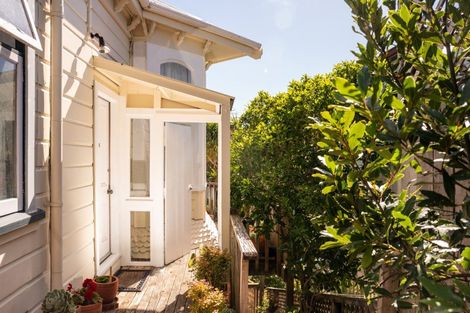 Photo of property in 29e North Terrace, Kelburn, Wellington, 6012