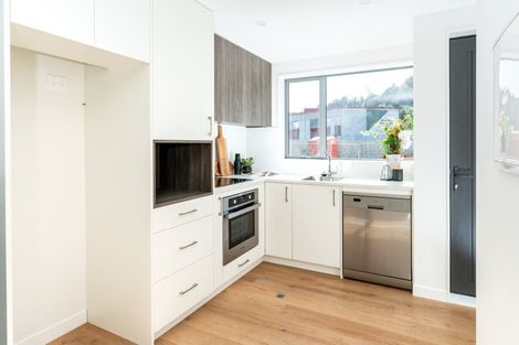 Photo of property in 84 Ara Paiwhenua, Tawa, Wellington, 5028