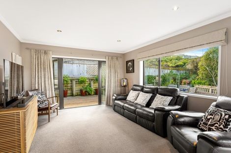 Photo of property in 43 Percy Kinsman Crescent, Riverstone Terraces, Upper Hutt, 5018