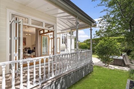 Photo of property in 32 Clarence Road, Northcote Point, Auckland, 0627