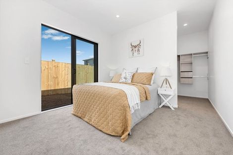 Photo of property in 4 Ngakau Road, Karaka, 2113