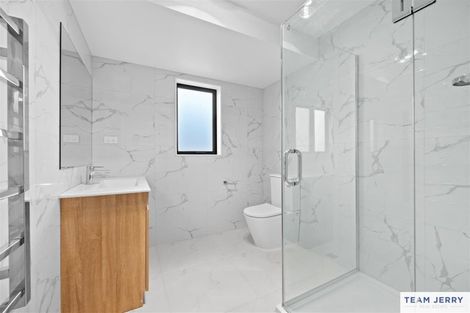 Photo of property in 64a Crestview Rise, Papakura, 2110