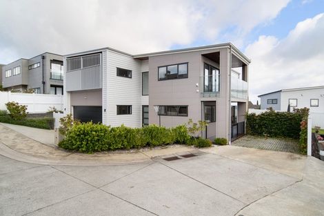 Photo of property in 8 Awakirihi Close, Shamrock Park, Auckland, 2016