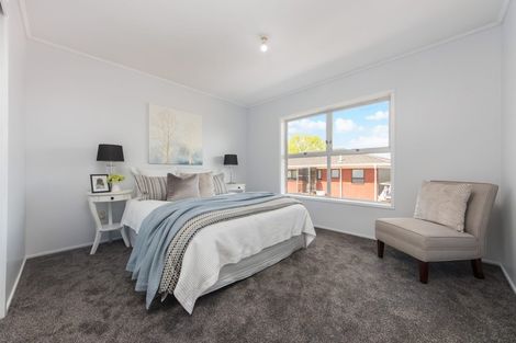 Photo of property in 2/51 Girrahween Drive, Totara Vale, Auckland, 0629