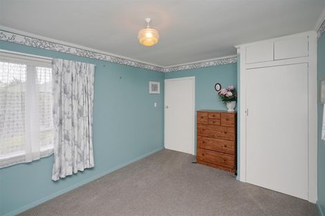 Photo of property in 14 Farquhars Road, Redwood, Christchurch, 8051