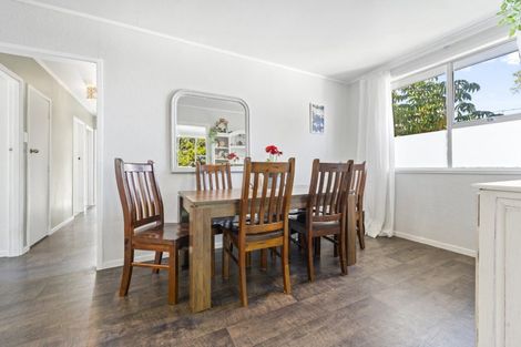 Photo of property in 13 Helleur Road, Massey, Auckland, 0614
