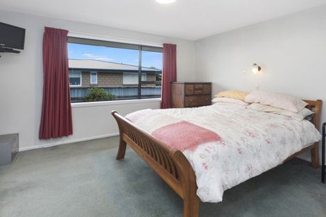 Photo of property in 6 Tulloch Place, Papanui, Christchurch, 8052