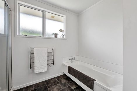 Photo of property in 8 Shaldon Crescent, Blagdon, New Plymouth, 4310