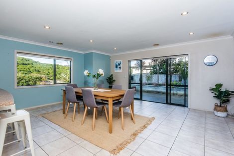 Photo of property in 53 Te Puia Drive, Aotea, Porirua, 5024
