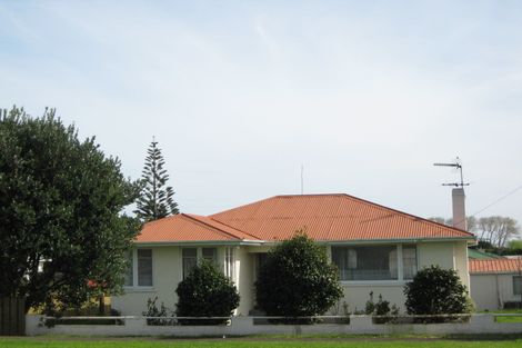 Photo of property in 28 High Street West, Waitara, 4320