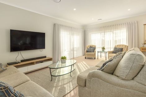 Photo of property in 7 Karearea Avenue, Waikanae, 5036