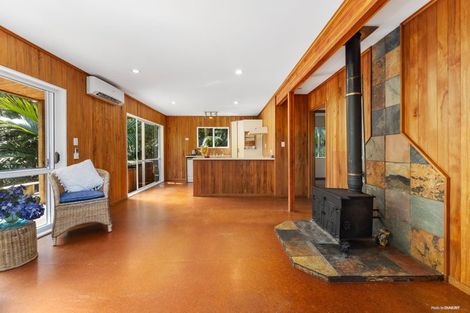 Photo of property in 35 Clinton Road, Tawharanui Peninsula, Matakana, 0986