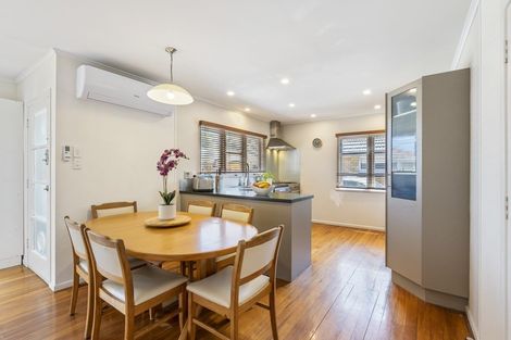 Photo of property in 15 Fraser Road, Papatoetoe, Auckland, 2025