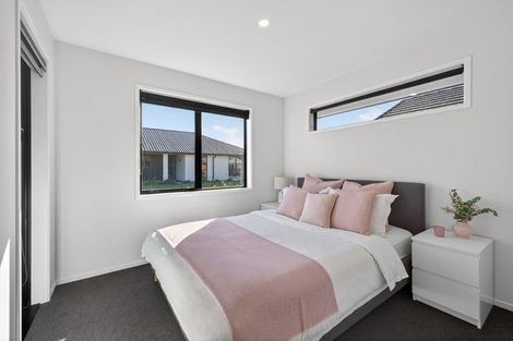 Photo of property in 2 Graeme Cooper Lane, Avonhead, Christchurch, 8042