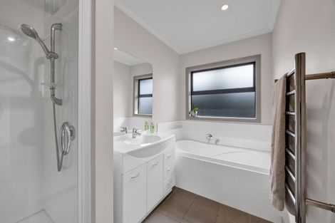 Photo of property in 5a James Drive, Bell Block, New Plymouth, 4312