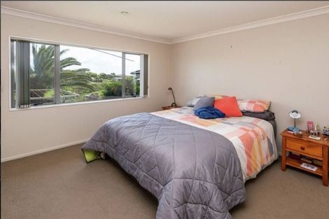 Photo of property in 57 Kaipara Road, Papakura, 2582