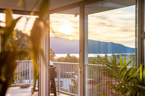 Photo of property in 6 Pine Ridge Terrace, Waikanae Beach, Waikanae, 5036