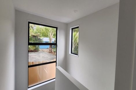 Photo of property in 17 Tokai Place, Glen Eden, 0602