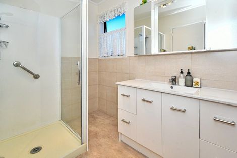 Photo of property in 8 Capella Place, Manurewa, Auckland, 2102