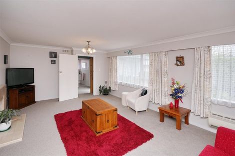 Photo of property in 14 Farquhars Road, Redwood, Christchurch, 8051